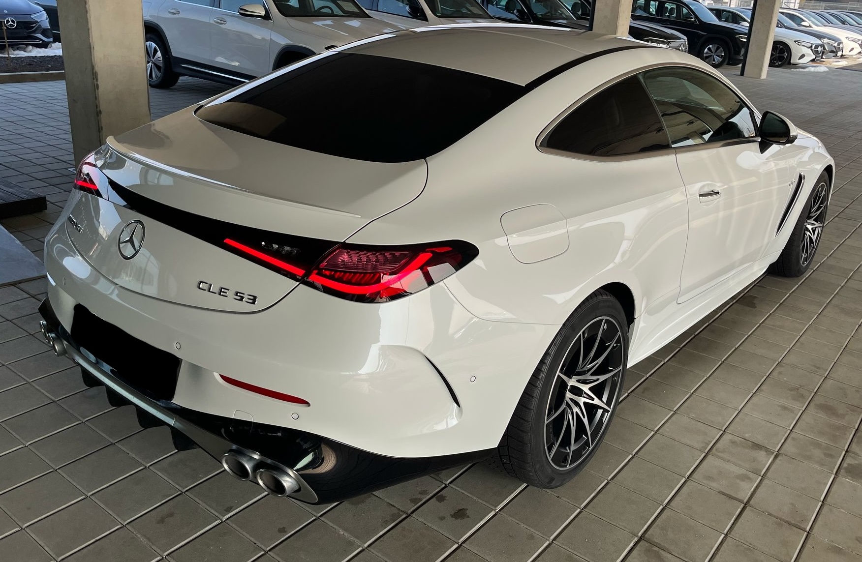 MERCEDES CLE COUPÉ 53 AMG 4MATIC | skladem | nový model | sportovní benzínové coupé | české předváděcí auto | bílá metalíza | černá alcantara | perfektní výbava | VIP sleva | nákup online | AUTOiBUY.com
